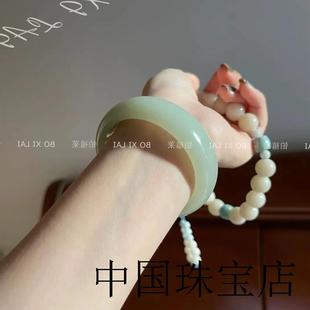 精品新疆和田玉青白玉手镯冰晴水玉镯子浅绿色宽版轮胎镯清冷女款