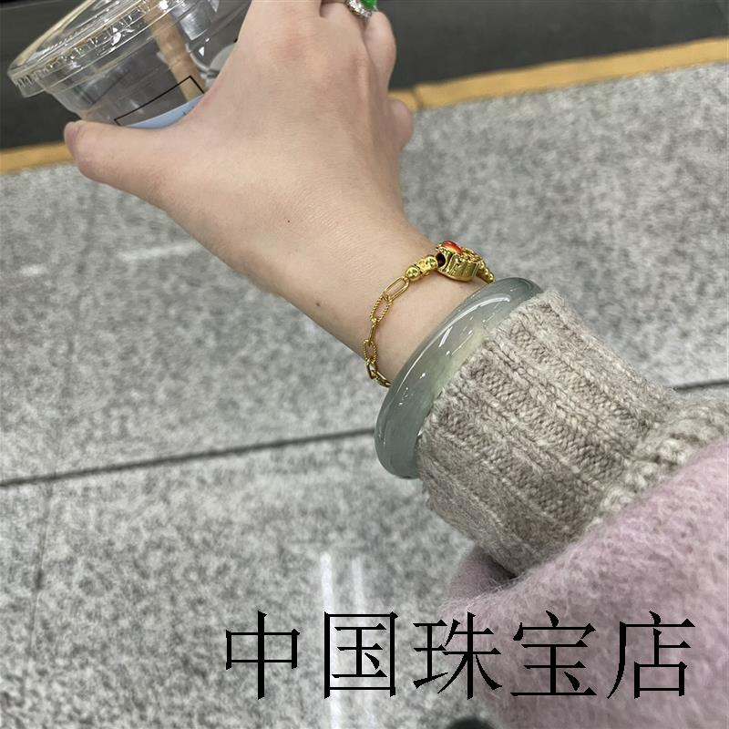 冰种飘绿玉髓玛瑙手镯飘花玉镯子玻璃种通透翡翠色正圈手镯女款