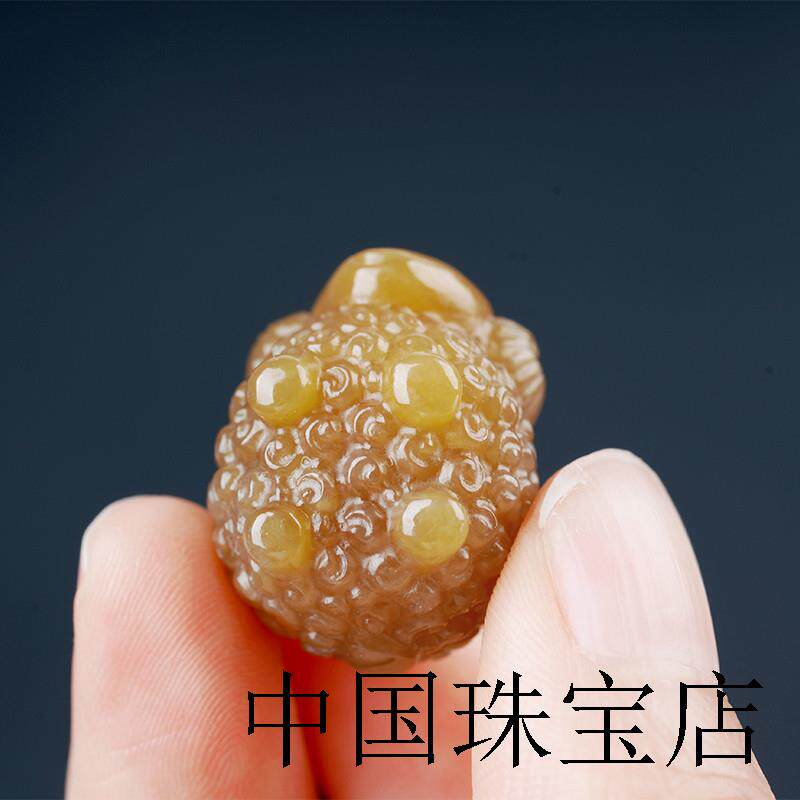 新疆和田玉色糖玉籽料生肖羊喜羊羊挂件坠女高端玉石吊坠玉坠立体
