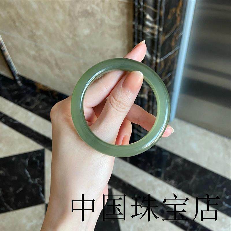 新疆和田玉晴水手镯女款湖水绿圆条阿富汗青白玉茶色高端女款玉镯