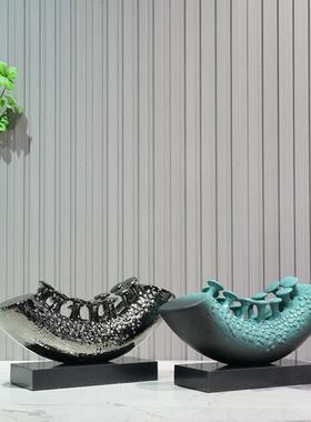 北欧创意大理石金属半月牙雕塑摆件客厅玄关书房电视柜家居装饰品