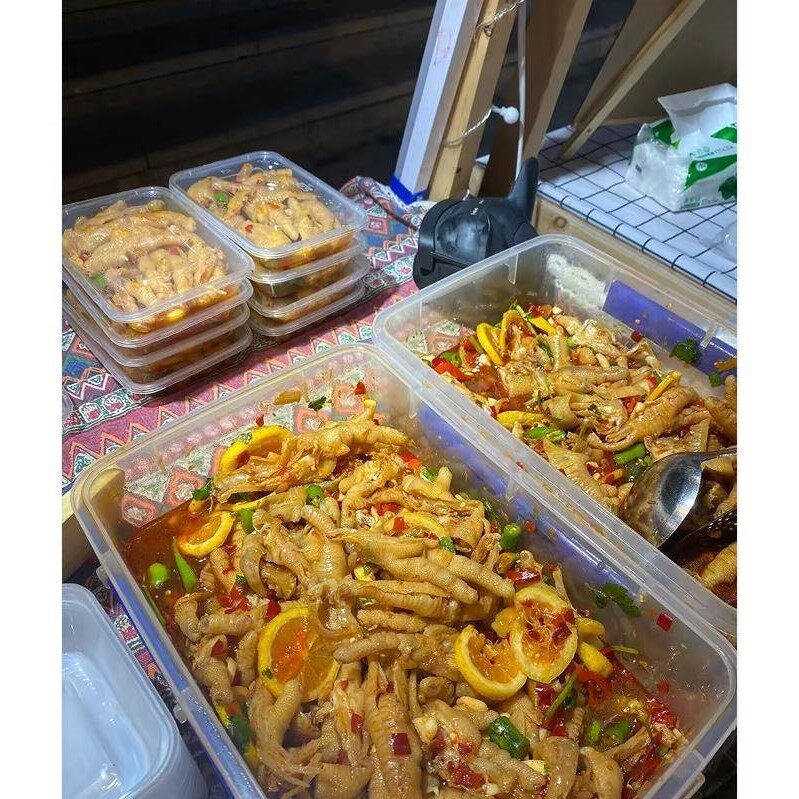 鸡爪打包盒商用摆摊盒子柠檬无骨鸡爪保鲜盒展示盒一次性包装盒