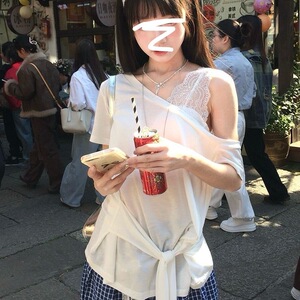 设计感绑带防晒露肩短袖t恤女夏季显瘦vintage辣妹白色斜肩上衣潮