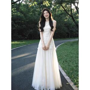蕾丝无袖度假风连衣裙女2026新款巨好看早春漂亮绝美法式收腰气质