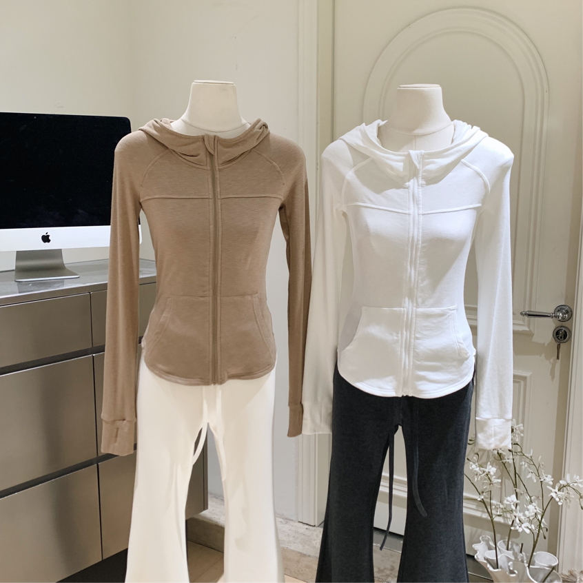 何晨曦 2025秋季新款拉链针织开衫连帽外套紧身收腰薄款瑜伽卫衣