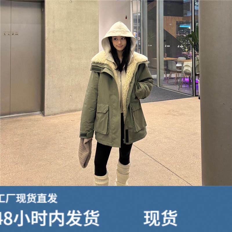 一件过冬军绿色羊羔毛派克冲锋衣外套女中长款内胆加厚保暖棉服