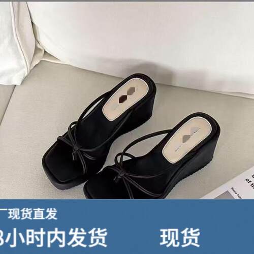 复古黑色法式坡跟人字拖鞋女款2026新款夏季外穿小个子增高凉拖鞋