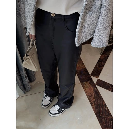 “爵士皮裤”软糯柔感显瘦修身