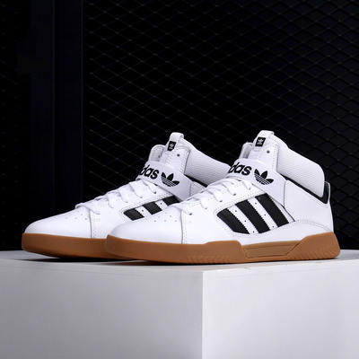 休闲鞋Adidas/阿迪达斯