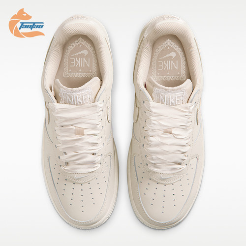 Nike/耐克正品四季款女士低帮轻盈经典透气耐磨板鞋IR0871-100