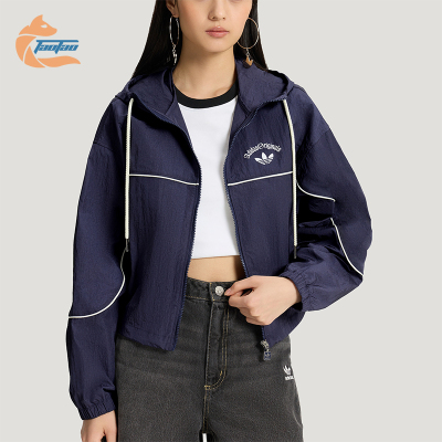 Adidas/阿迪达斯正品三叶草女士梭织时尚休闲轻薄连帽外套KT3055