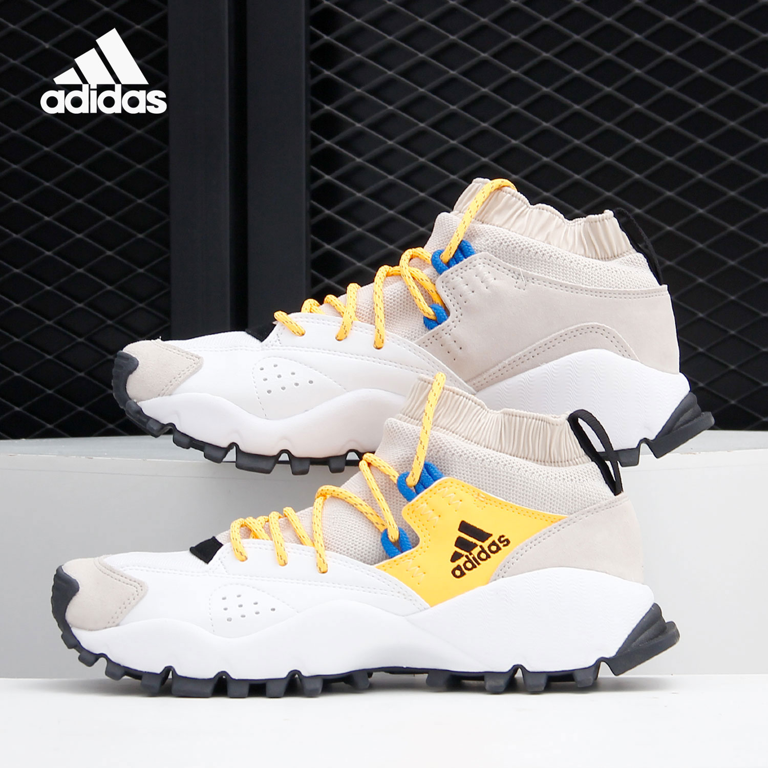 阿迪达斯三叶草男女经典运动鞋