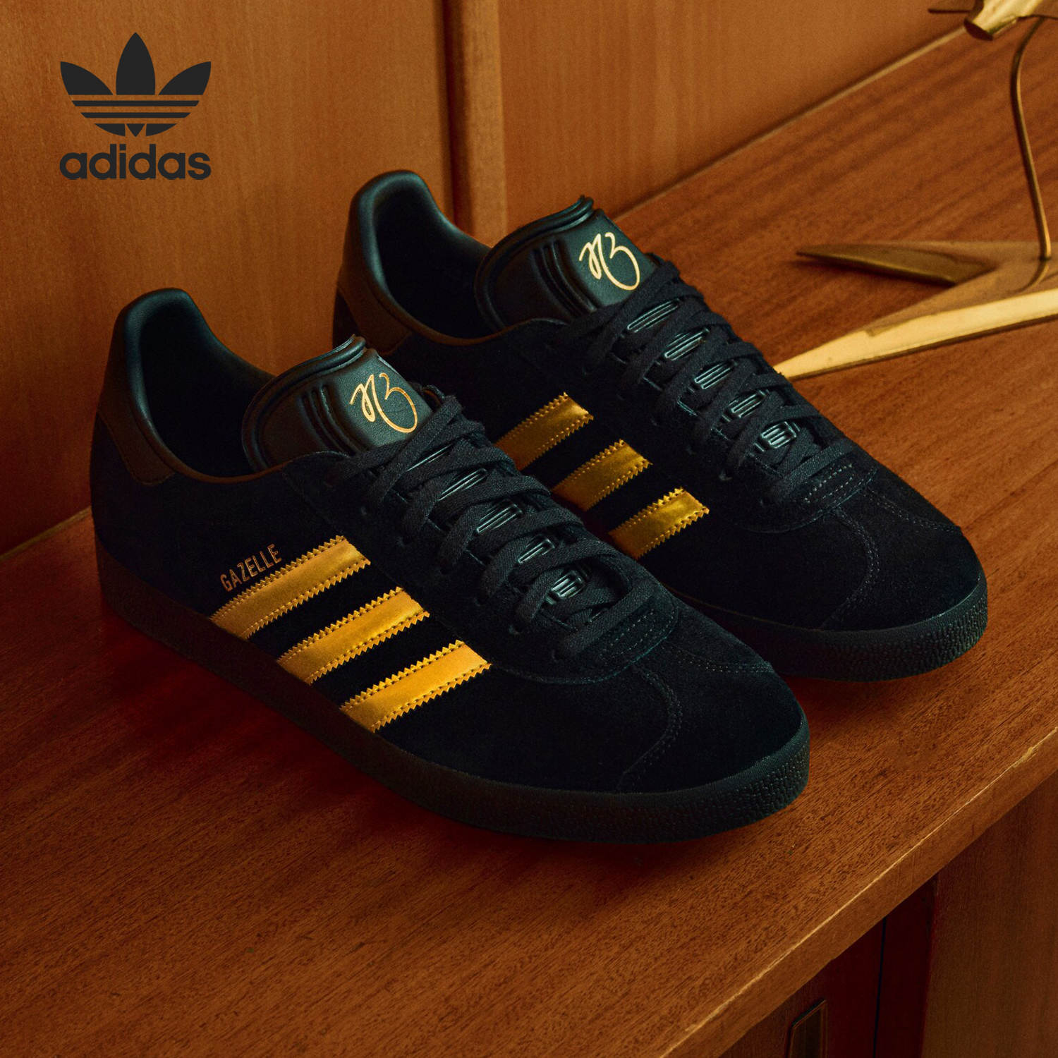 Adidas/阿迪达斯正品三叶草男女同款低帮复古透气板鞋JH5703