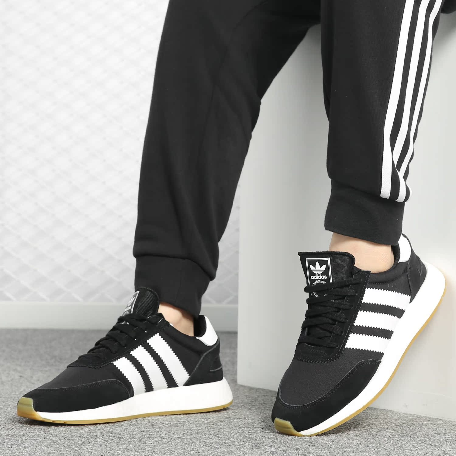 阿迪达斯三叶草新款运动男休闲鞋