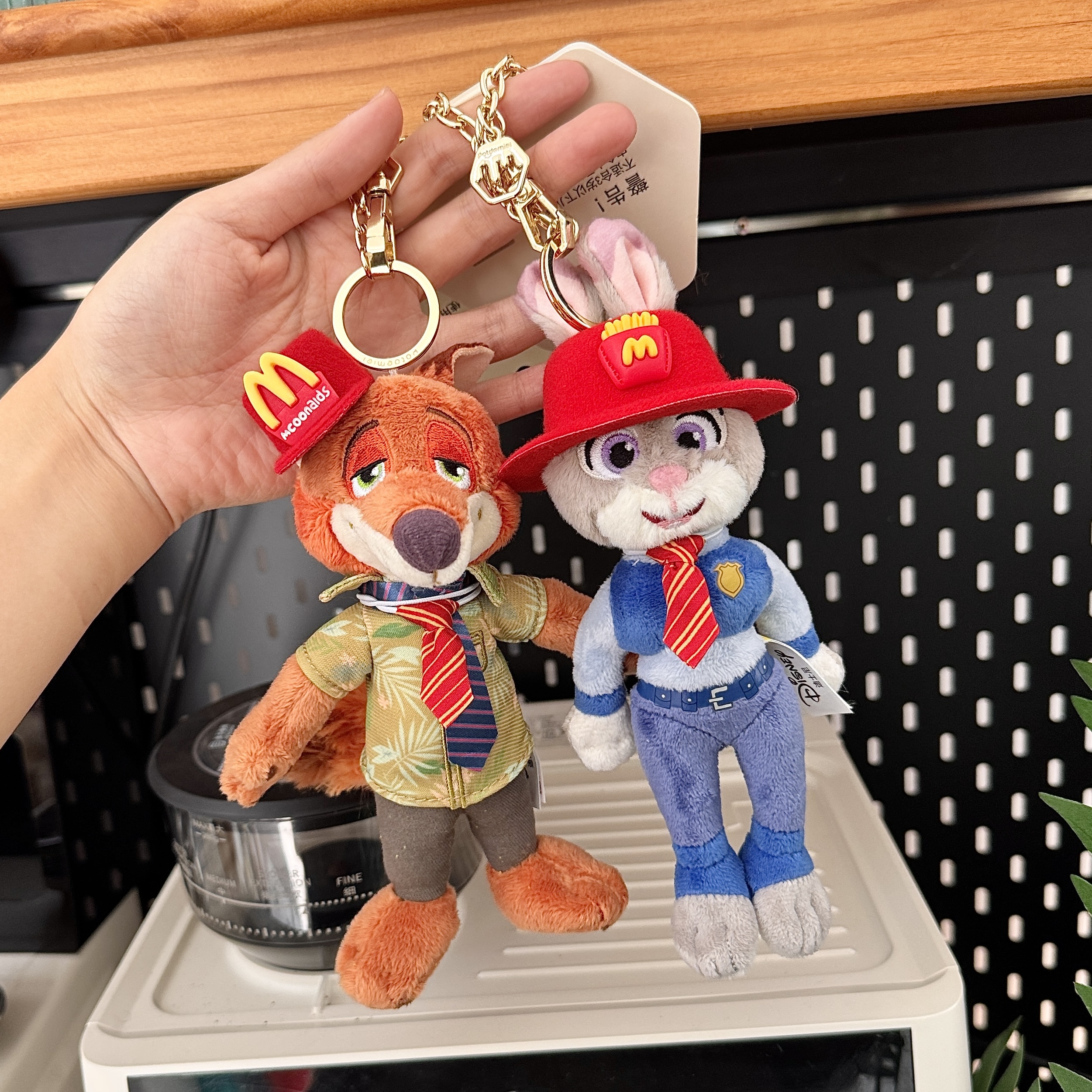 正版疯狂动物城尼克朱迪挂件迪士尼毛绒玩偶礼物情侣麦当当帽子