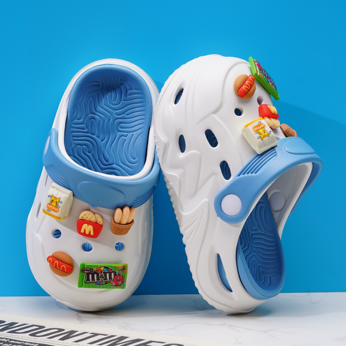 儿童洞洞鞋夏季男童拖鞋外穿防滑包头拖鞋女童沙滩鞋户外新款小孩