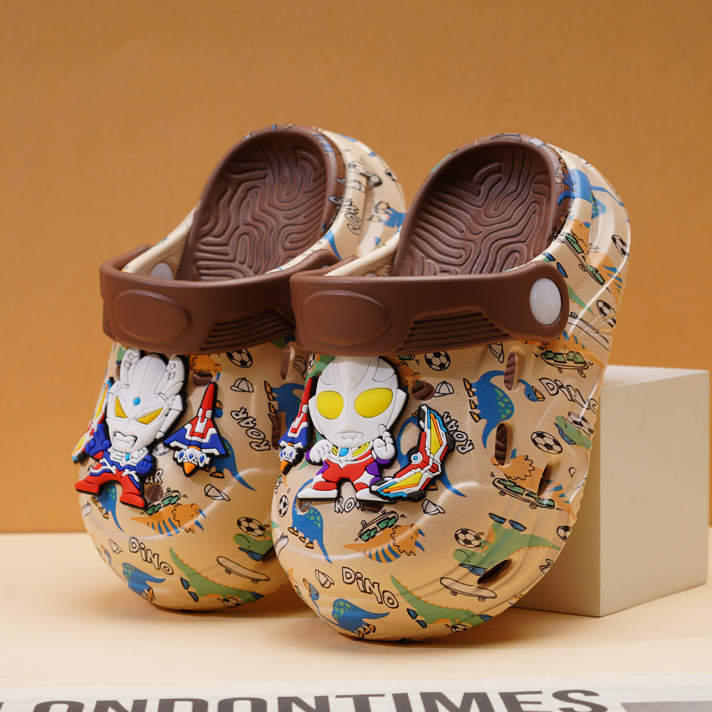 奥特曼儿童洞洞鞋男童拖鞋防滑软底包头沙滩凉鞋夏季新款可爱外穿