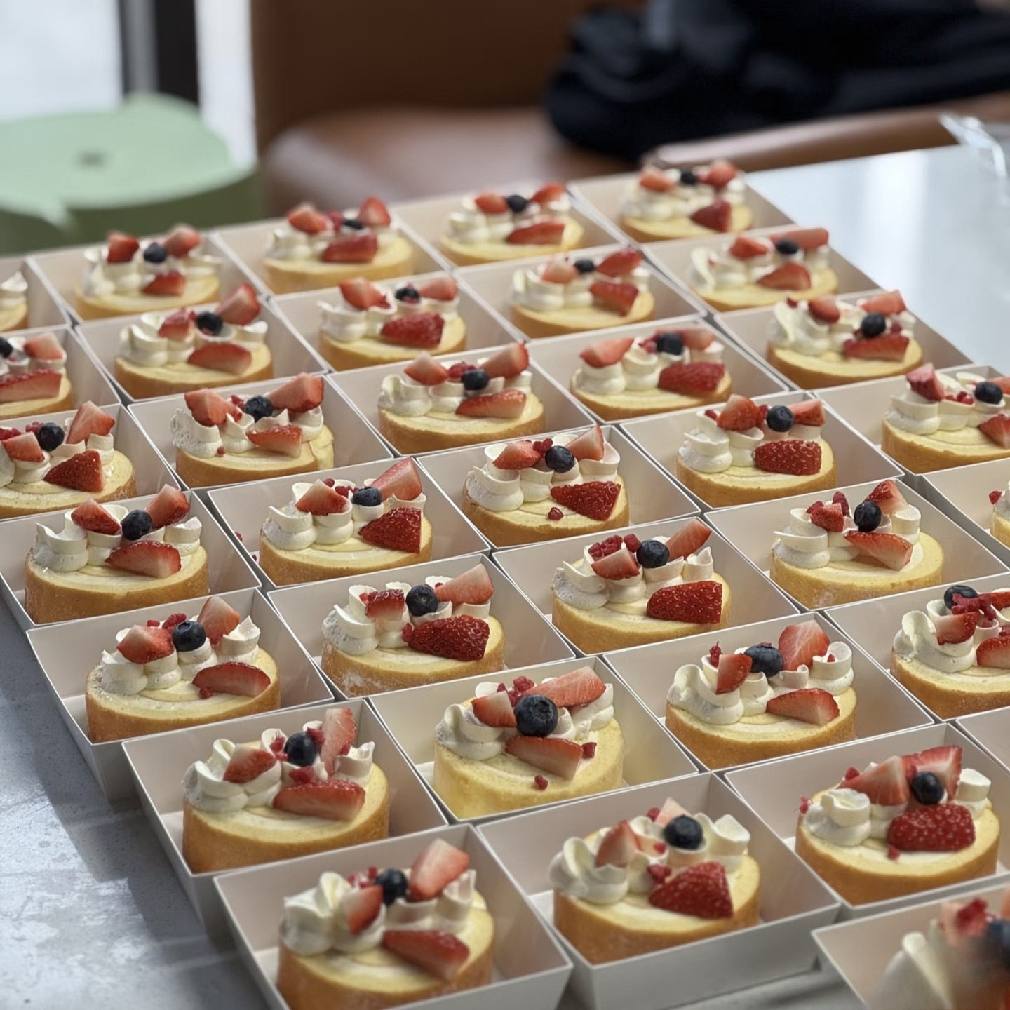 蛋糕卷包装盒单个瑞士卷切块打包盒甜品慕斯奶油切件蛋糕盒子方形