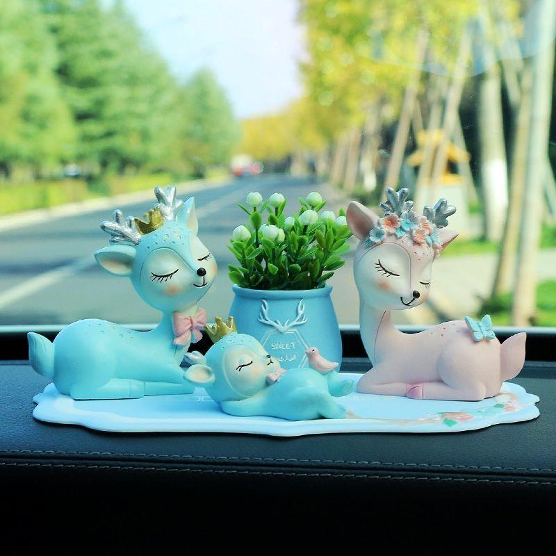 一路平安鹿汽车摆件创意