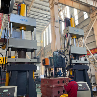 威力重工125吨蛭石产品专用液压机 蛭石板蛭石砖粉末成型油压机