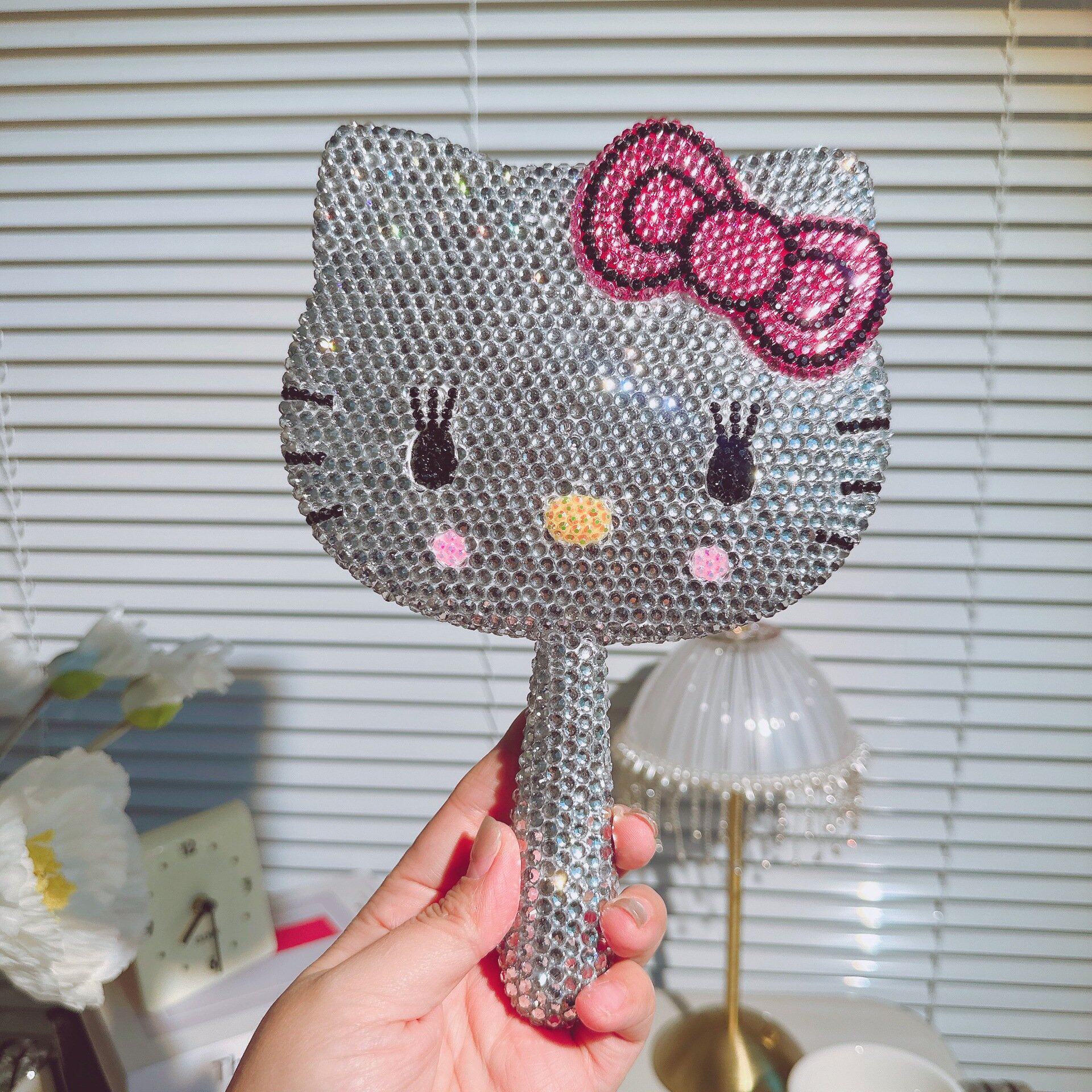 Hello Kitty满钻手柄化妆镜少女心便携手持镜网红礼物镜镶钻镜子