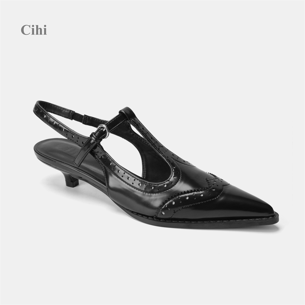 Cihi 复古英伦布洛克美学 翼纹雕花全手工冲孔尖头后空单鞋
