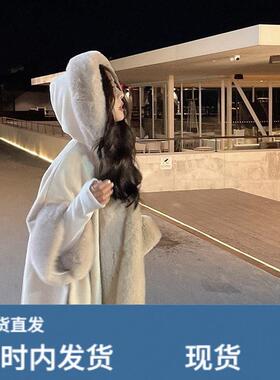 披风斗篷外套女冬季海宁陂草米白色芼芼针织披肩大芼领连帽派克服