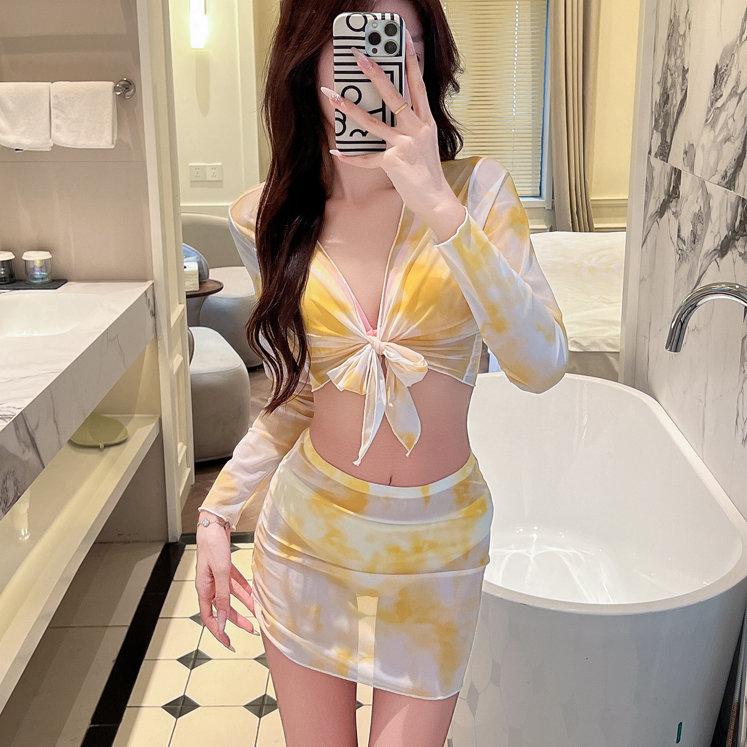 纯欲泳衣女夏性感小胸聚拢比基尼黄色罩衫长袖海边穿搭温泉度假风