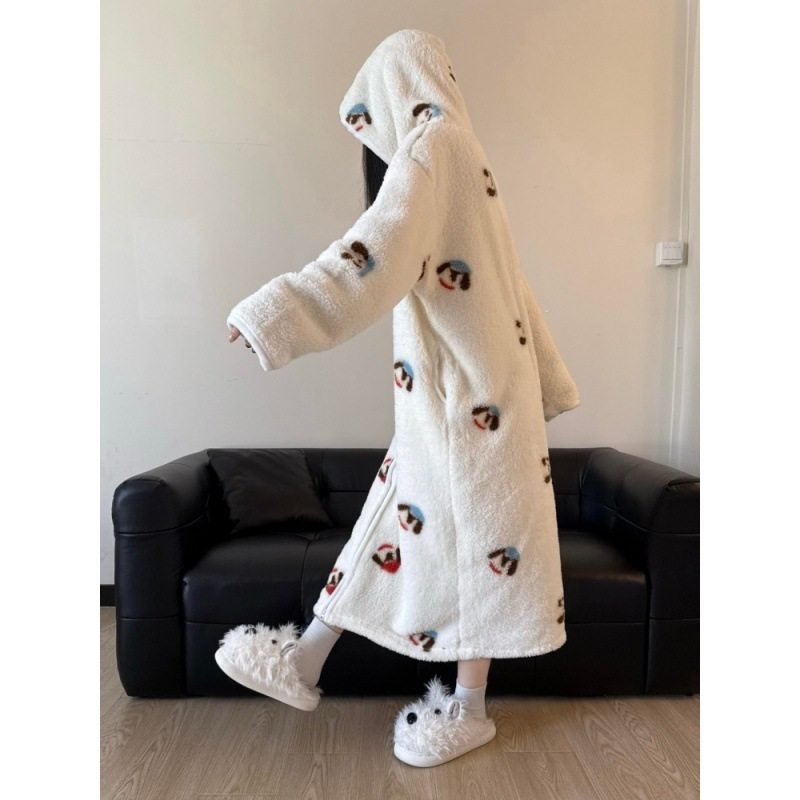 【现货】卡通珊瑚绒睡裙女款冬季新款大码加绒加厚保暖可外穿睡袍