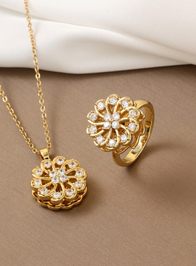 项链女网红爱心锆石花朵小众轻奢新款设计感吊坠气质套装钛钢项链