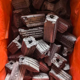 高温土窑竹炭炭头纯竹粉烧烤烤烤炭头围炉煮茶炭工厂真发烤火炭头