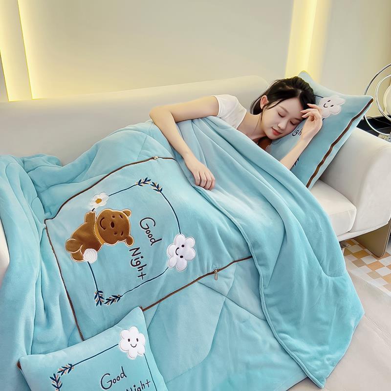 2025冬季加厚保暖抱枕被两用牛奶绒毯子办公室午睡汽车载枕二合一