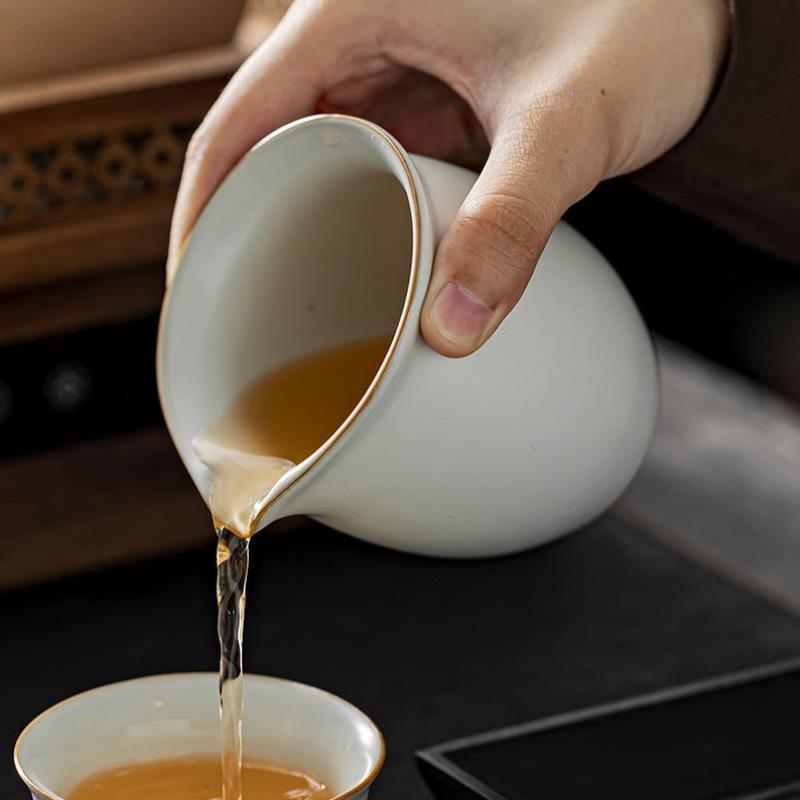 月白汝窑公道杯陶瓷公杯单个分茶器茶海高档家用汝瓷茶具开片可养