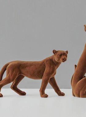 现代简约植绒金钱豹动物摆件客厅玄关办公室样板房家居轻奢装饰品