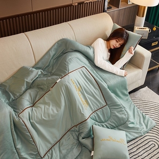 韩版 汽车内折叠抱枕被子两用车载多功能午睡靠枕头车上靠垫空调被