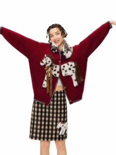 OuttheBlue“斑点小马的冬日”贴布绣羊毛厚实针织红毛衣开衫外套