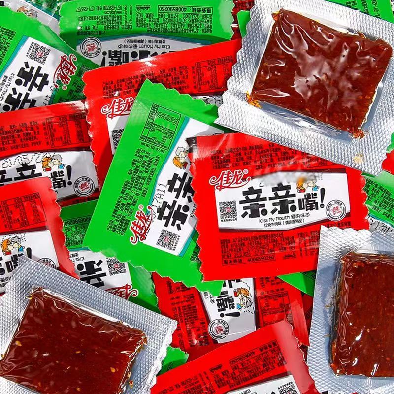 亲亲嘴辣条亲嘴烧麻辣素零食儿时怀旧解馋小吃大刀肉