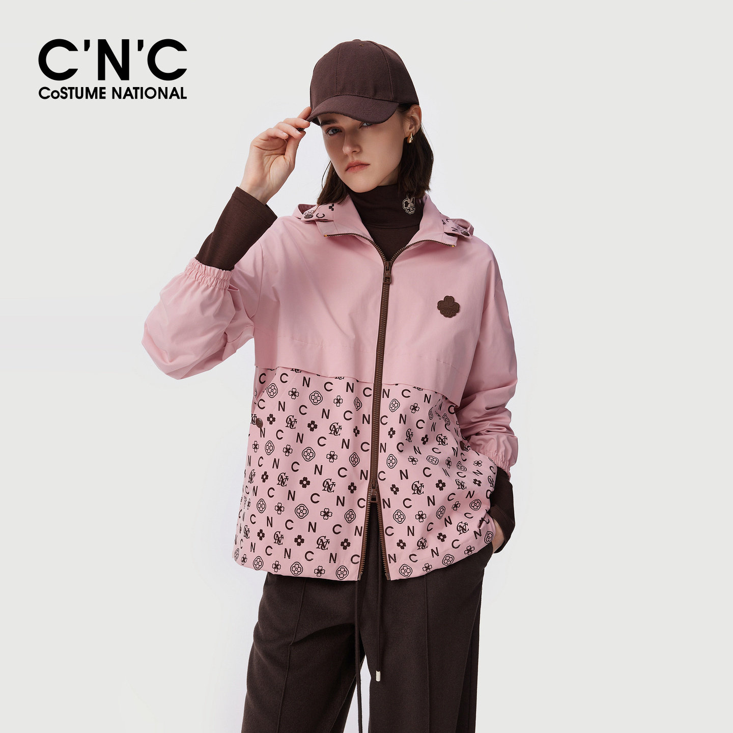 CNC户外风粉色印花连帽外套女早秋穿搭时尚高级小众独特设计上衣