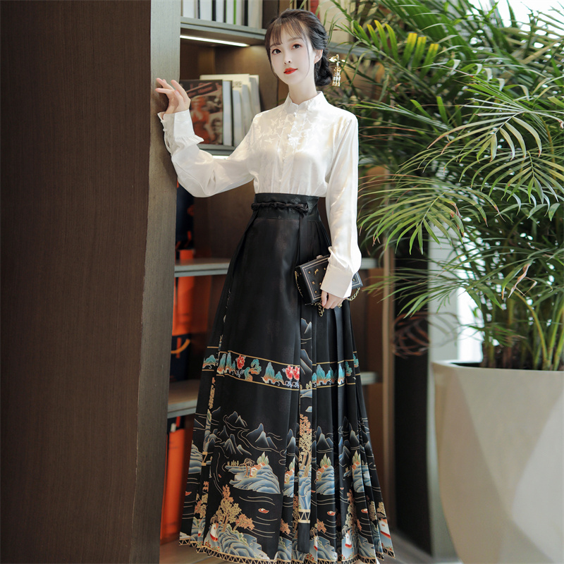 陌南尘2024春季马面裙套装