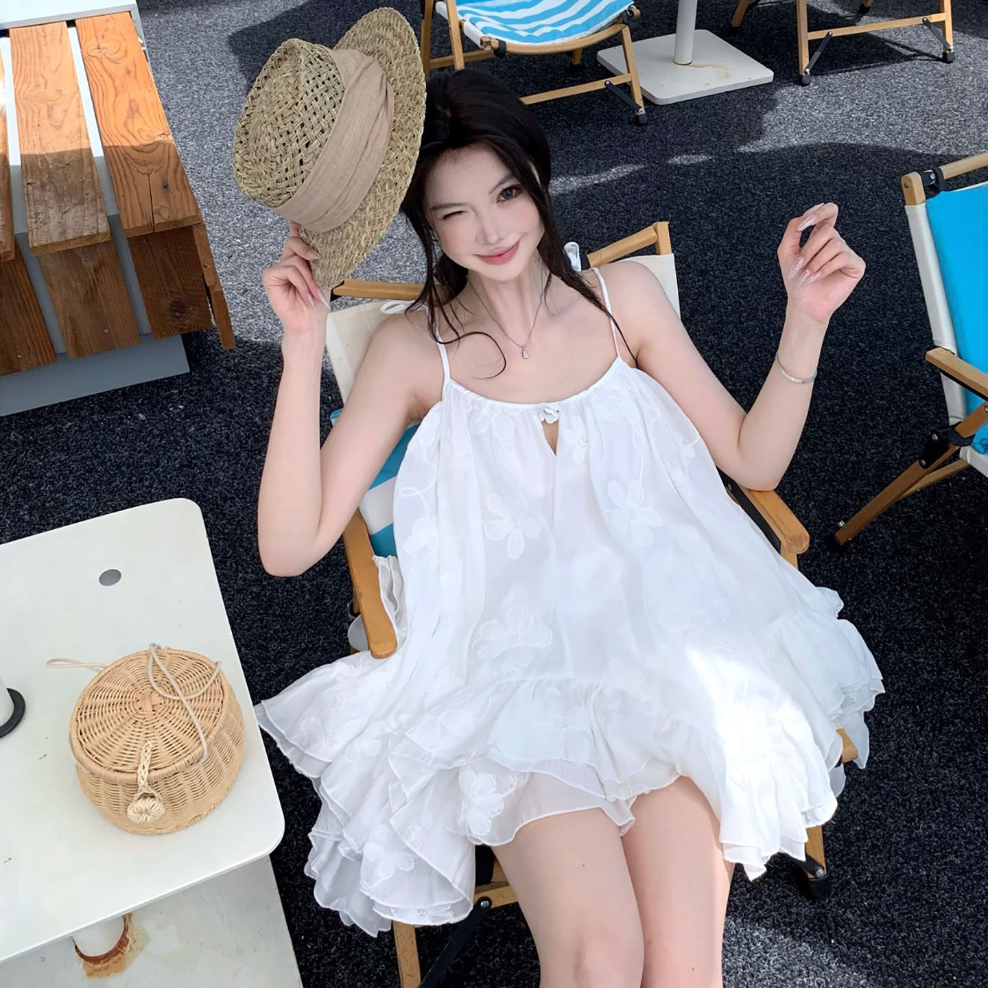 海边度假甜美吊带蓬蓬裙+短裤