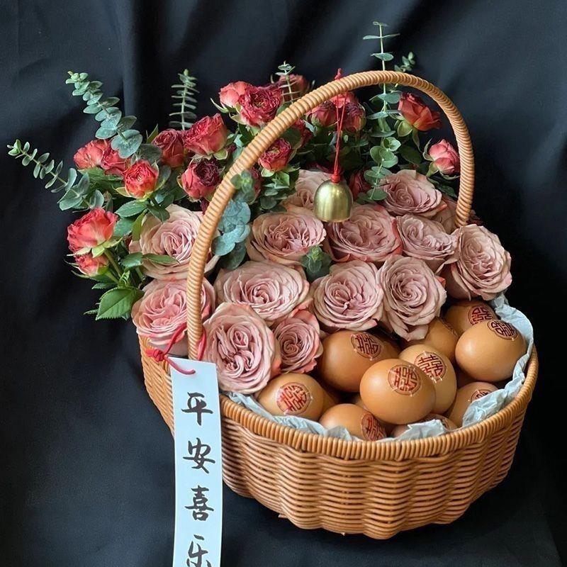 藤编手提花篮报喜插花月