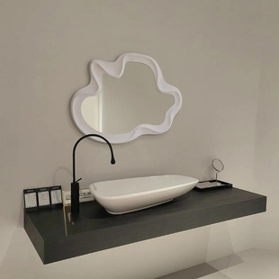 高端智能化妆镜不规则法式壁挂浴室镜艺术高颜值客厅挂墙装饰镜子