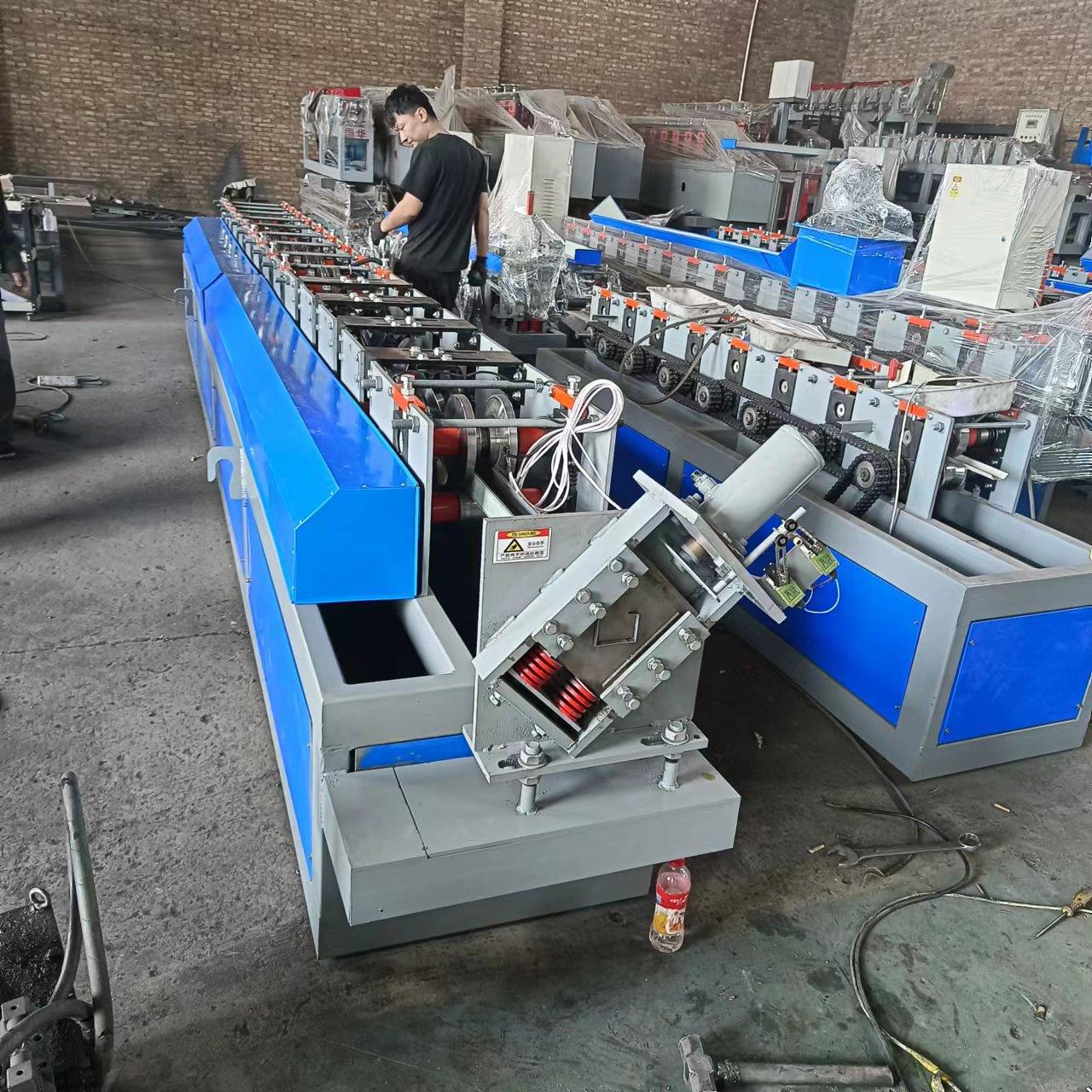 加工定制全自动c型钢檩条机c型钢冷弯成型机械 定制各种异型钢机