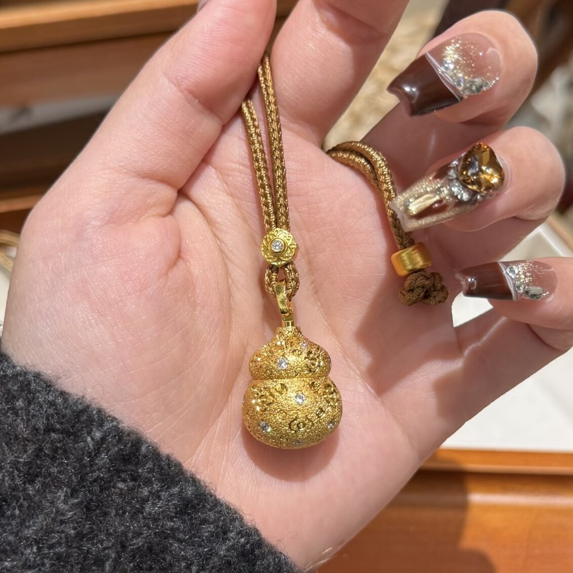 金店同款可打开金色香囊葫芦项链女爆闪新中式轻奢长款编绳毛衣链