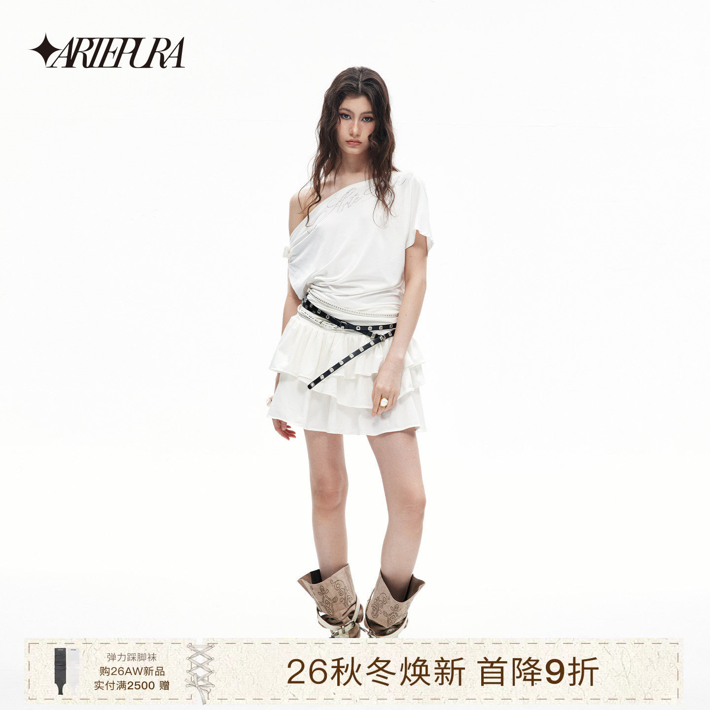 ARTEPURA斜肩蝴蝶结烫钻连衣裙图片