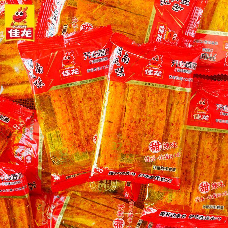 6月佳龙老式开心面筋辣条童年怀旧甜辣麻辣食品休闲甜辣零食