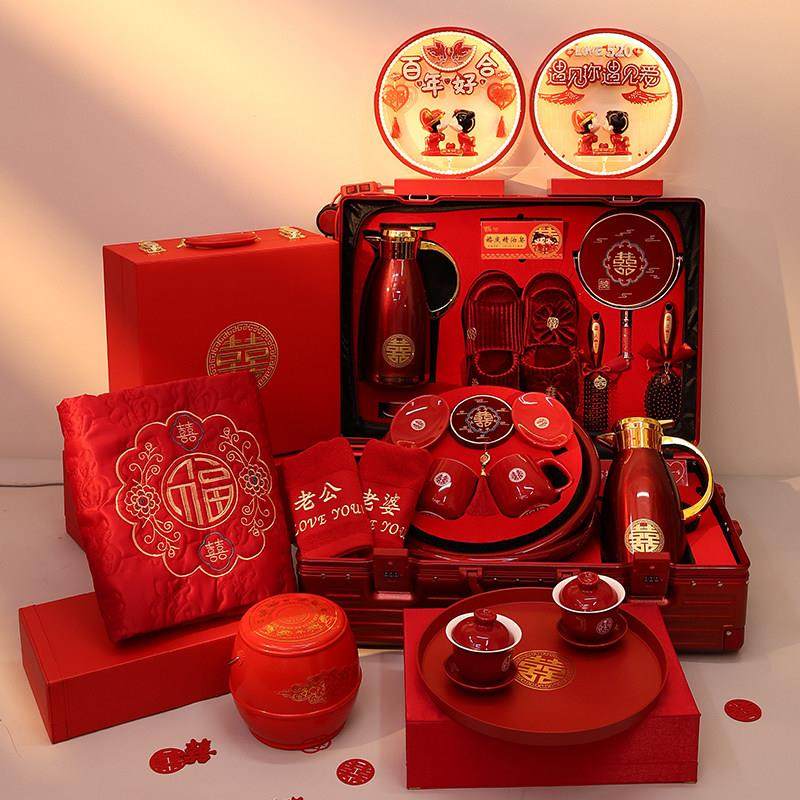 女方陪嫁必买 套装结婚娘家陪嫁用品高档定制新娘嫁妆拉杆箱+台灯