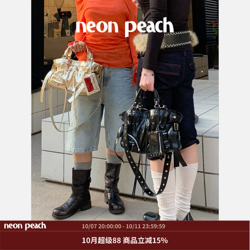 霓桃原创设计大容量油蜡机车包