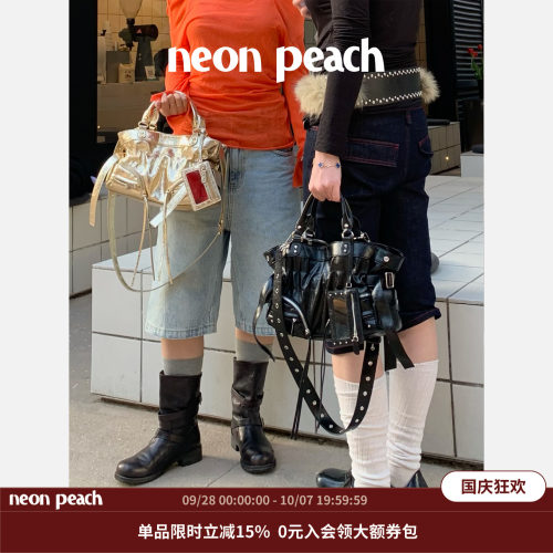霓桃原创设计大容量油蜡机车包