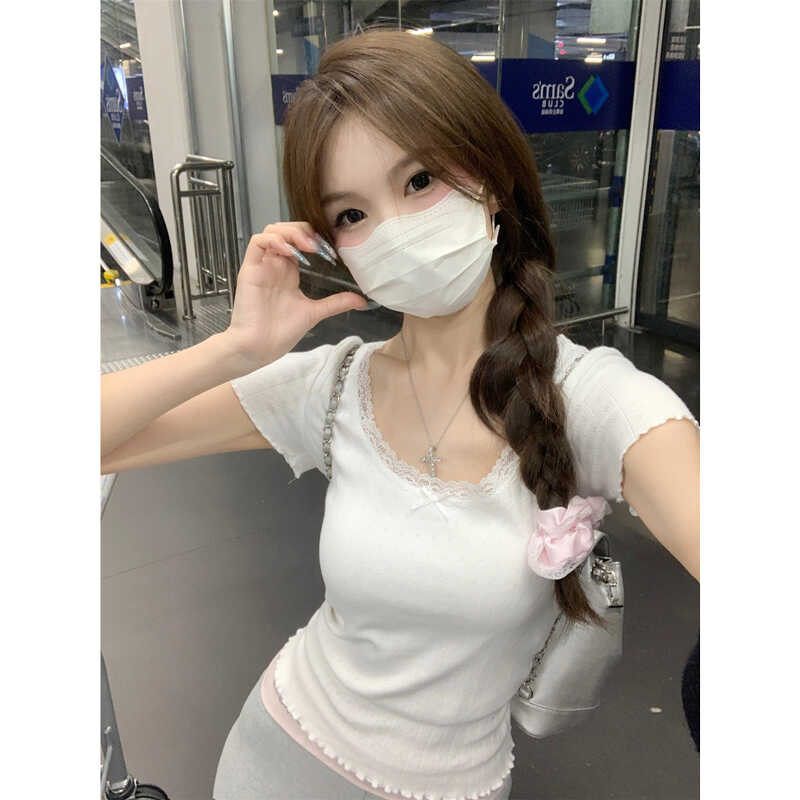甜辣蕾丝短袖t恤女夏季2024新款纯欲白色修身设计感短款茶艺上衣